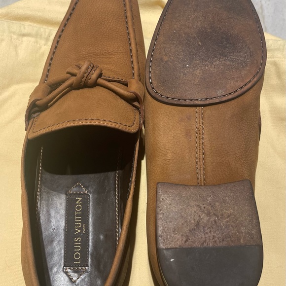 LV MEN PEBBLED LEATHER SLIP ONS, SIZE 11 US. WORE ABOUT 5 TIMES. REFER TO PICS - Picture 6 of 8